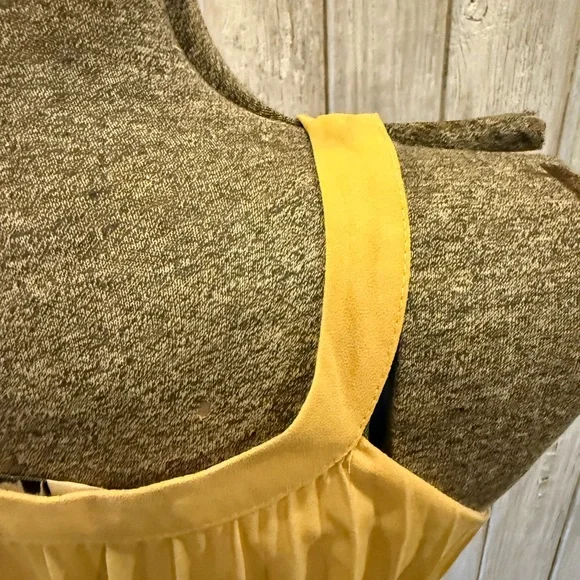 Ya Los Angeles Yellow, Gray, and Cream Layered Dress - Picture 9 of 10